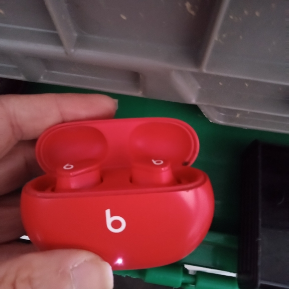 Dr Dre Beats Red Earbuds - Picture 1 of 3